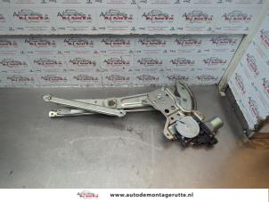 O181885 Gebruikte ruitmechaniek 4deurs links-voor Nissan Pixo