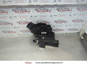 O181907 Gebruikte slotmechaniek portier 4deurs links-voor Volvo V50