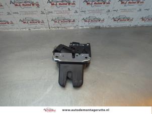 O181936 Gebruikte slotmechaniek achterklep Audi A6