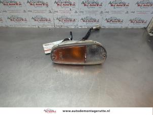 O181975 Gebruikte pinker links Subaru Vivio