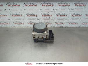 O181984 Gebruikte abs pomp Opel Corsa