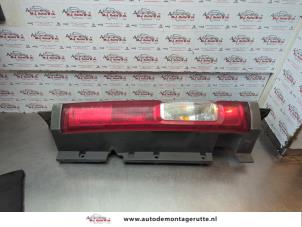 O181988 Gebruikte achterlicht rechts Renault Trafic