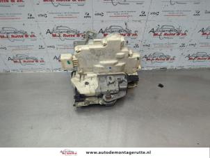 O182027 Gebruikte slotmechaniek portier 4deurs rechts-voor Seat Leon