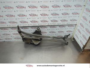 O182057 Gebruikte ruitenwismotor+mechaniek Renault Trafic