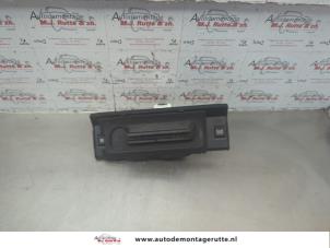 O182089 Gebruikte schakelaar achterklep Peugeot 206 PLUS