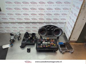 O182141 Gebruikte kontaktslot + computer Opel Astra