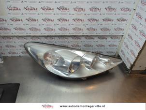 O182206 Gebruikte rechter koplamp Peugeot 206 PLUS