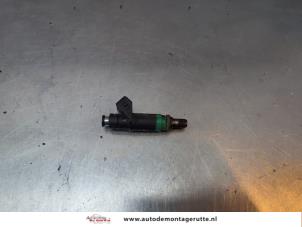 O182213 Gebruikte injector (benzine injectie) Ford Focus