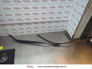 O182236 Gebruikte ruitenwisserarm achter Renault Megane Scenic