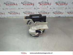 O182255 Gebruikte slotmechaniek portier 4deurs rechts-achter Kia Picanto