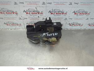O182289 Gebruikte slotmechaniek portier 4deurs rechts-voor Opel Astra