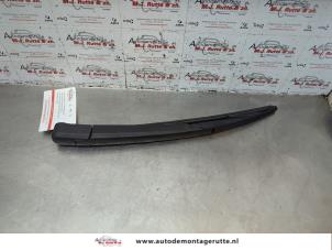 O182296 Gebruikte ruitenwisserarm achter Opel Astra