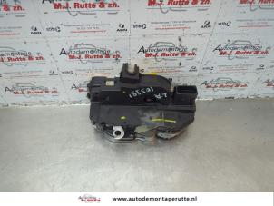 O182322 Gebruikte slotmechaniek portier 4deurs rechts-achter Opel Astra