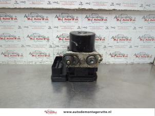 O182354 Gebruikte abs pomp Honda Insight