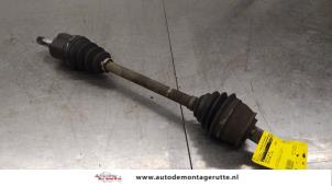 O182368 Gebruikte homokineetas links-voor Peugeot Bipper