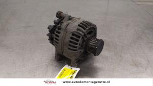 O182388 Gebruikte alternator Nissan NV200