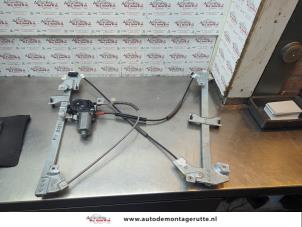 O182473 Gebruikte ruitmechaniek 2deurs rechts-voor Peugeot Partner