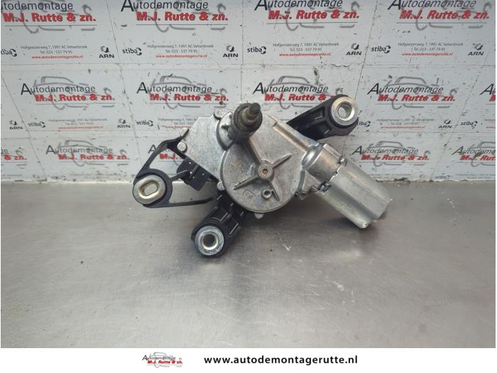 Gebruikte Ruitenwissermotor achter Volkswagen Golf O182498