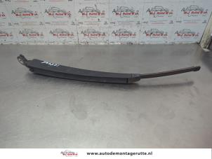 O182516 Gebruikte ruitenwisserarm achter Volkswagen Golf