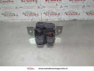 O182527 Gebruikte slotmechaniek achterklep Mercedes A-Klasse