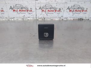 O182549 Gebruikte centrale deurvergrendeling schakelaar Citroen Berlingo