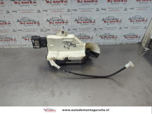 O182554 Gebruikte slotmechaniek portier 2deurs links Citroen Berlingo