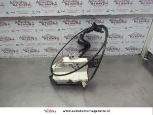 O182557 Gebruikte schuifdeur slotmechaniek rechts Citroen Berlingo