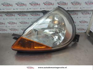 O182590 Gebruikte linker koplamp Ford KA