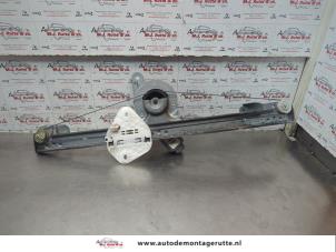 O182609 Gebruikte ruitmechaniek 4deurs links-voor Dacia Logan