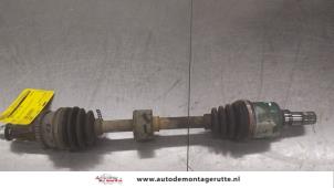 O182630 Gebruikte steekas links-voor Suzuki Liana