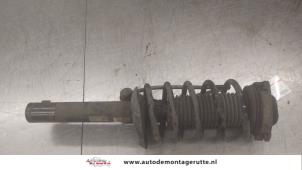 O182645 Gebruikte voorpoot rechts Volkswagen Caddy