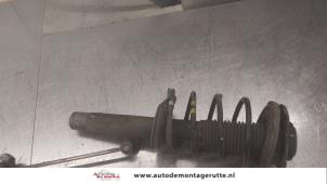 O182653 Gebruikte mac phersonpoot links-voor Peugeot 206 PLUS