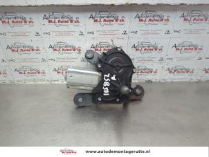 O182678 Gebruikte ruitenwissermotor achter Opel Agila
