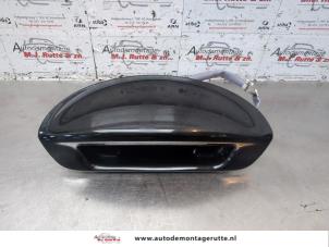 O182715 Gebruikte achterklep handgreep Nissan Micra