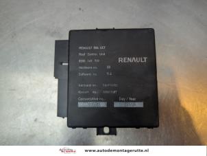 O182757 Gebruikte computer cabriokap Renault Megane