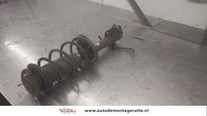 O182806 Gebruikte schokdemperpoot rechts-voor Toyota Yaris