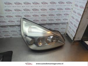 O182875 Gebruikte rechter koplamp Renault Espace