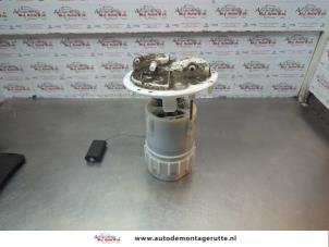 O182890 Gebruikte brandstofpomp elektrisch Peugeot 208