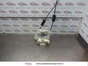O182950 Gebruikte portierslot mechaniek 4deurs links-achter Honda Insight
