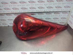O182954 Gebruikte achterlicht rechts Peugeot 207