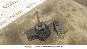 O182961 Gebruikte koplampwisser motor Saab 900