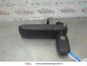 O183027 Gebruikte deurgreep 4deurs links-voor Fiat Panda