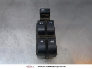O183028 Gebruikte schakelblok ruiten Daihatsu Materia