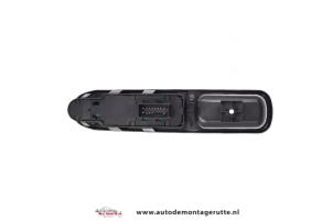 O9990000120 Nieuwe schakelblok ruiten Peugeot 207