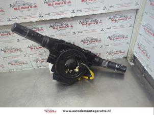 O183048 Gebruikte schakelaar stuurkolom (licht) Mazda 2.