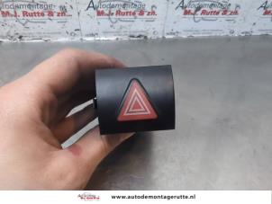 O183049 Gebruikte gevarenlicht schakelaar Seat Leon