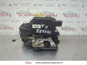 O183068 Gebruikte slotmechaniek portier 4deurs rechts-achter Volkswagen Golf