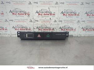 O183103 Gebruikte paniekverlichtings schakelaar Mitsubishi Outlander