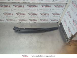O183147 Gebruikte ruitenwisserarm achter Mitsubishi Outlander