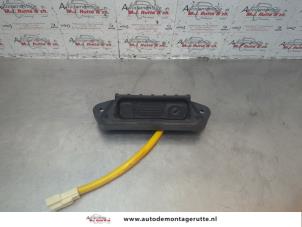 O183151 Gebruikte handgreep achterklep Mitsubishi Outlander